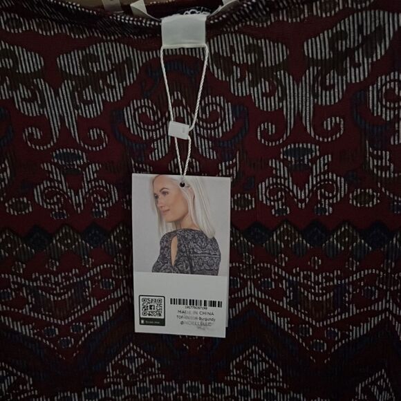 Simply Noelle longer length top in burgundy with open sleeve detailing size S - Picture 7 of 11